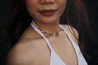 Senja Chocker, hematite and pearl