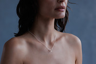Stříbrný náhrdelník s písmenem "L"