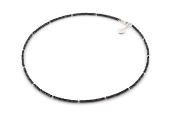 ANDROMEDAE - náhrdelník zasvätený túžbe po KRÁSE, čierny spinel a striebro