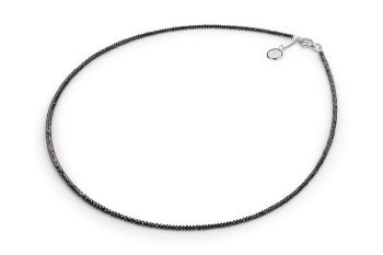 Noelé - náhrdelník s černými diamanty, zasvěcený touze po PROBUZENÍ 