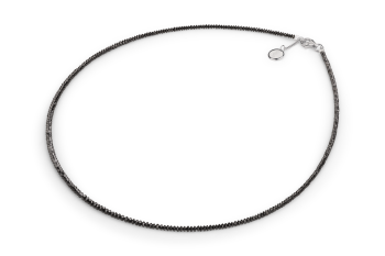 Noelé - náhrdelník s černými diamanty, zasvěcený touze po PROBUZENÍ 