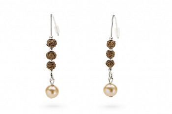 BHOGA - Silver earrings, Rudraksha seed, freshwater pearl